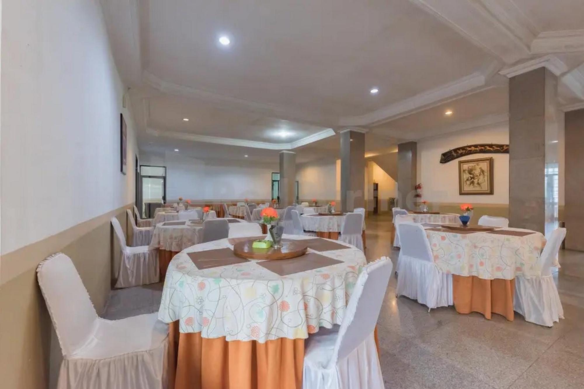 Hotel Ayong Linggarjati Kuningan Mitra Reddoorz Exterior foto