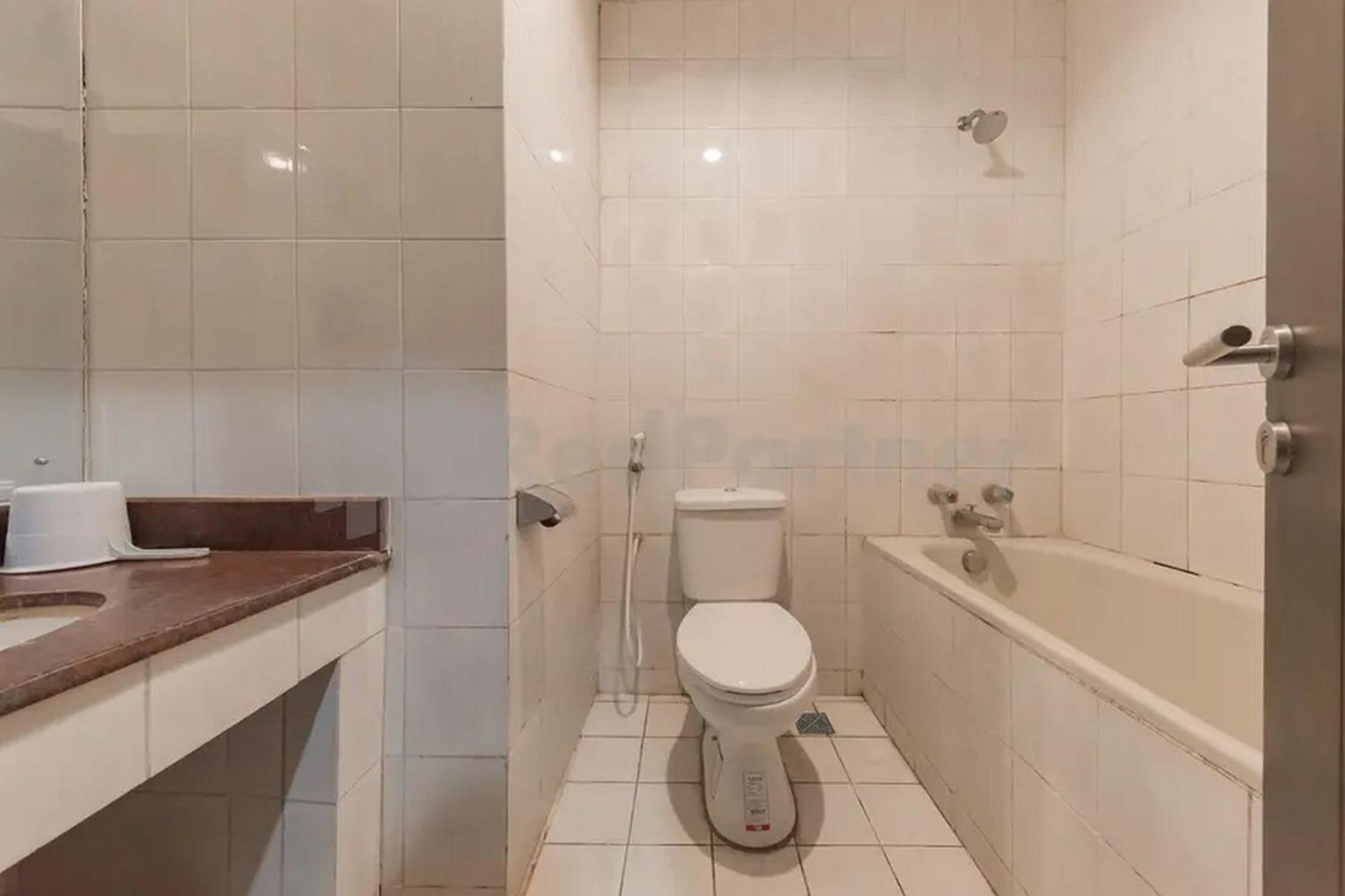 Hotel Ayong Linggarjati Kuningan Mitra Reddoorz Exterior foto